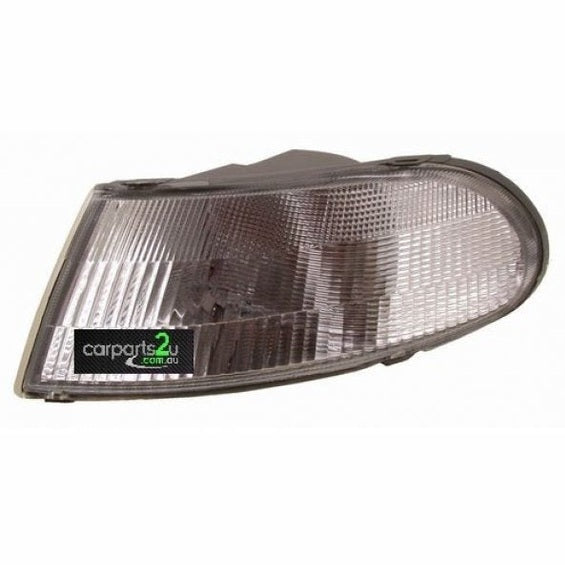 LEFT FRONT CORNER LIGHT TO SUIT HOLDEN COMMODORE VR VS 7/1993–8/1997