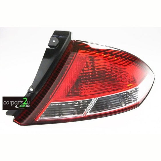 RIGHT TAIL LIGHT TO SUIT FORD FALCON AU 2/2000–9/2002
