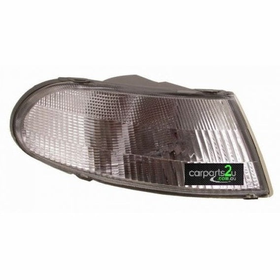 RIGHT FRONT CORNER LIGHT TO SUIT HOLDEN COMMODORE VR VS 7/1993–8/1997