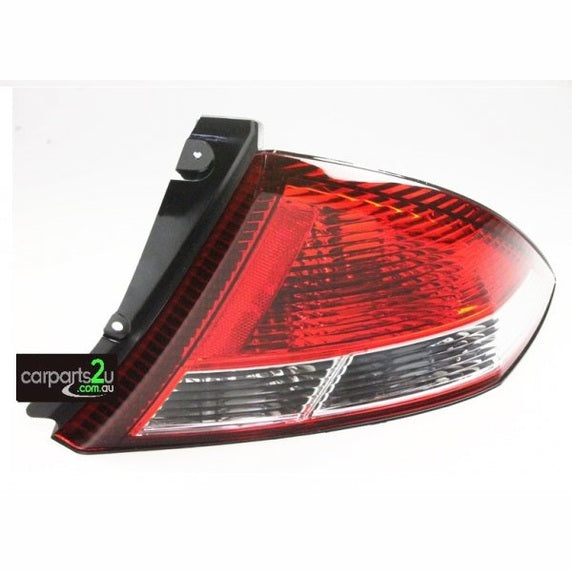 RIGHT TAIL LIGHT TO SUIT FORD FAIRMONT AU 7/1998–3/2000