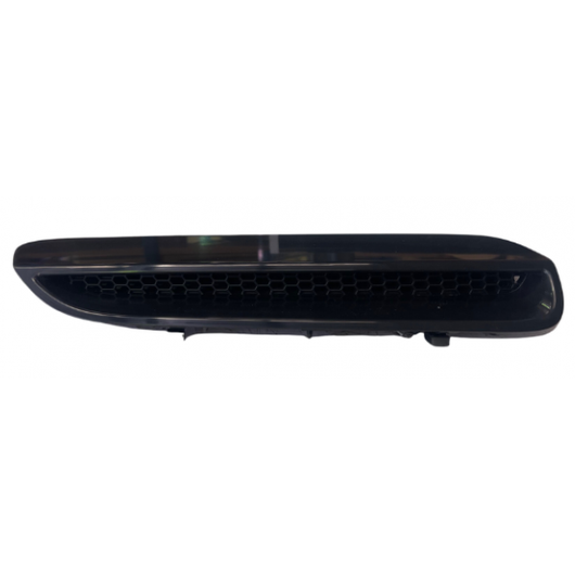 RIGHT BONNET SCOOP TO SUIT HOLDEN HSV E 9/2009–5/2013
