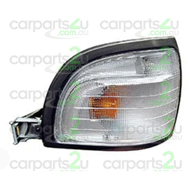 RIGHT FRONT CORNER LIGHT TO SUIT TOYOTA TOWNACE VAN 4/1992–12/1996