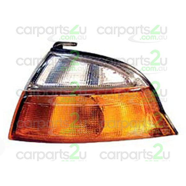 LEFT FRONT CORNER LIGHT TO SUIT TOYOTA HIACE SBV 8/1995–11/2003